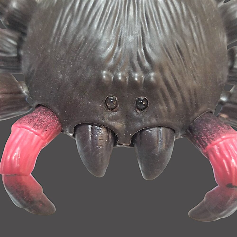 Halloween Remote Control Tarantula Toy  Red light Up Eyes & Legs Terra By Battat - Picture 7 of 9